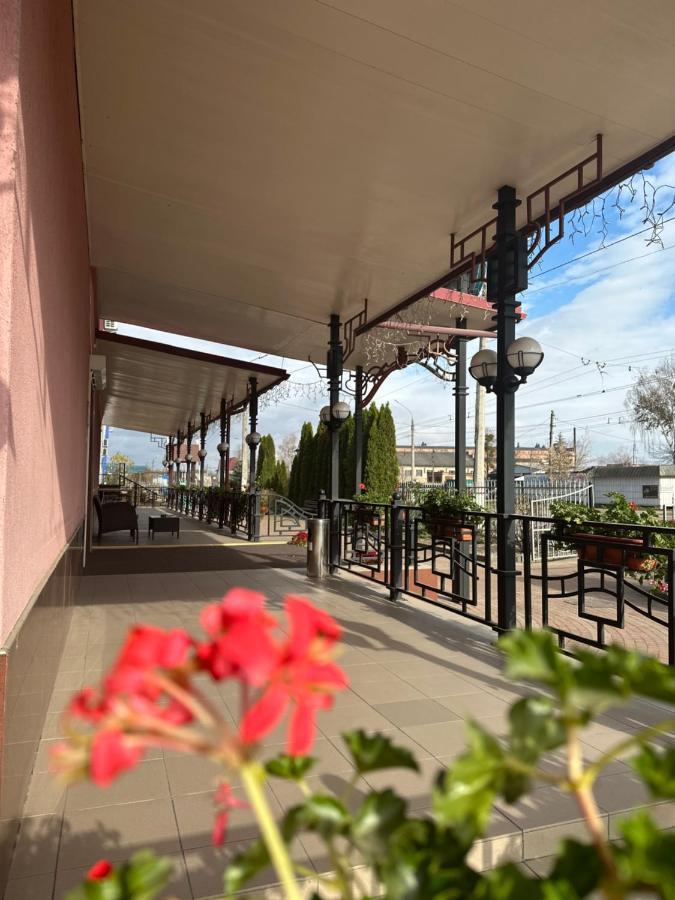 Hotel Yunist à Ivano-Frankivsk Extérieur photo