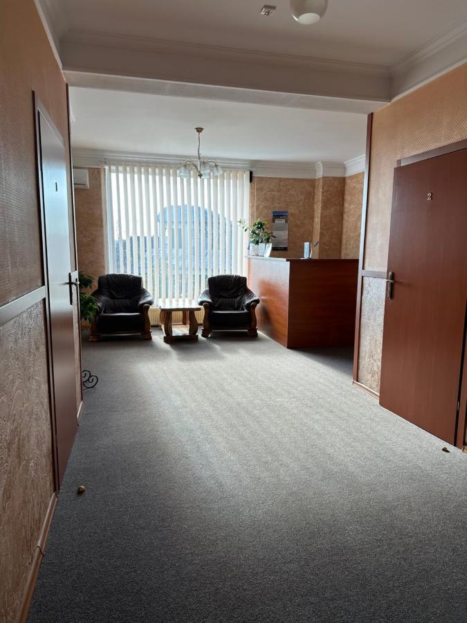 Hotel Yunist à Ivano-Frankivsk Extérieur photo