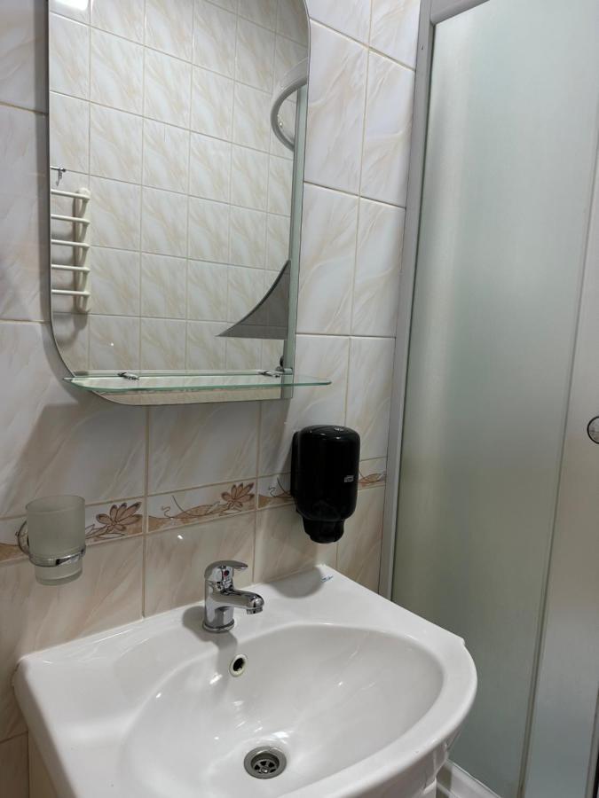 Hotel Yunist à Ivano-Frankivsk Extérieur photo